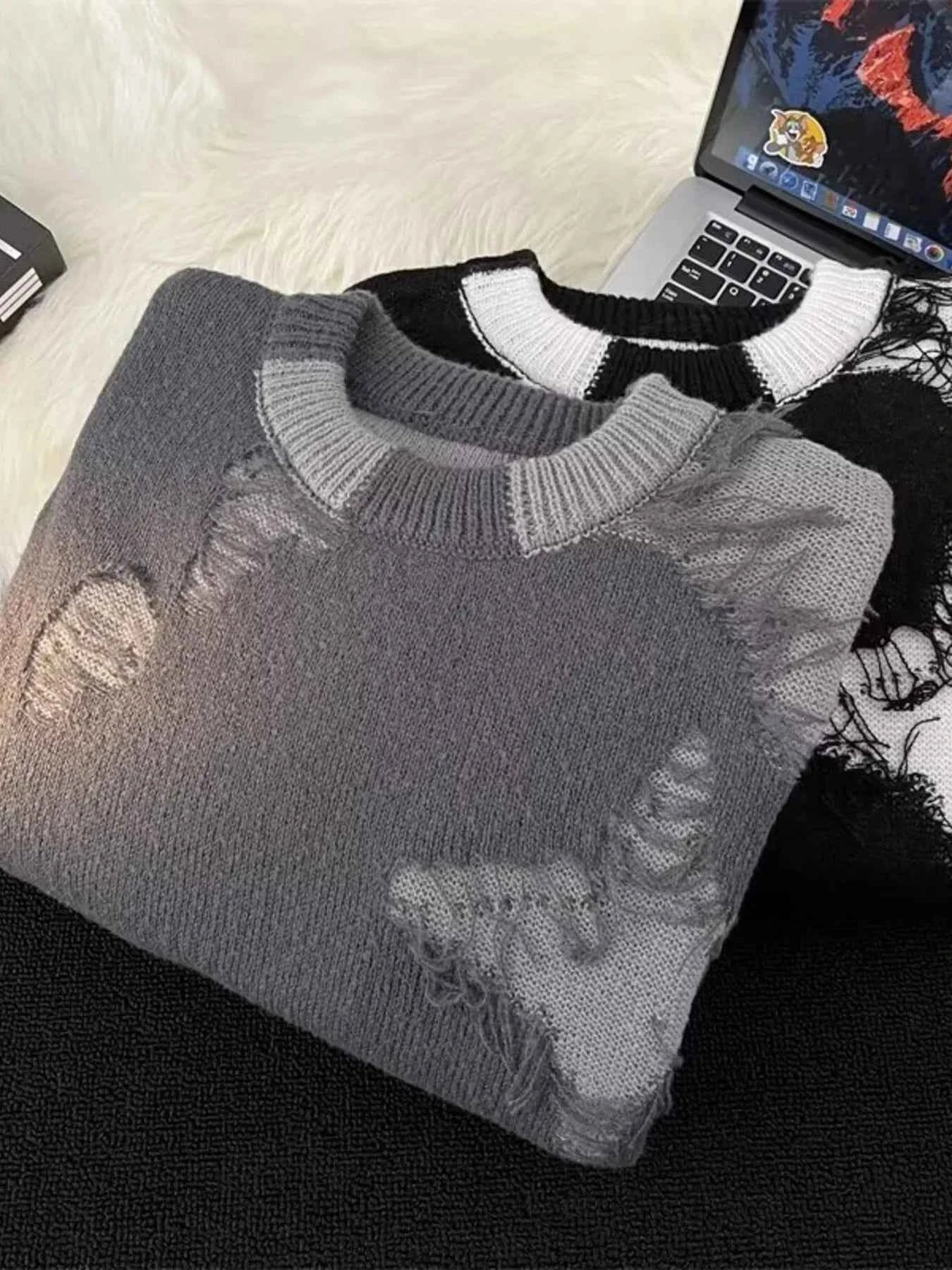 Men's Plus Size Distressed Round Neck Long Sleeve Sweater